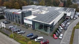 Showroom van 700m² te huur op zichtlocatie.Het is volledig instap klaar en gelegen op een super locatie langsheen de ring van Turnhout...