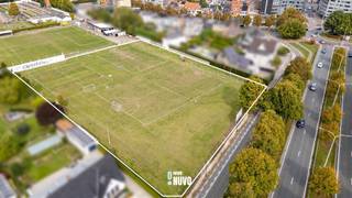 LOT 1 VOOR OPEN BEBOUWINGRust, ruimte en vrijheidBEN JE OP ZOEK NAAR EEN RUIME BOUWGROND (± 13A35) IN EEN GROENE, RUSTIGE OMGEVING MAAR TOCH DICHT...