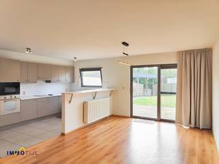 Moderne en ruime woning in dorpskern van Moorsel.Inschrijven voor een afspraak is enkel mogelijk bij de advertentie van het pand op onze website...