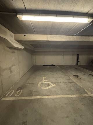 Several parking lots for sale in Canal DistrictLocated at Fabrieksstraat and Onze-Lieve-Vrouw van Vaakstraat.Both normal, large, double parkings...