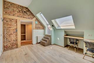 Voor meer info of een bezoek, bel 054 69 39 39 - Prachtig instapklaar en gerenoveerd triplexappartement (verdiepingen 1, 2 en 3) met maar liefst...