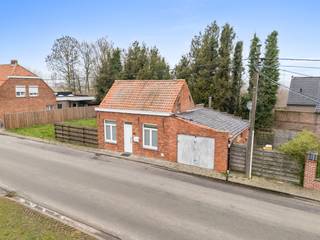 UNIEKE LIGGING &AMP; PERCEELDE WONING GENIET VAN EEN UITZONDERLIJKE PERCEELBREEDTE EN MOOIE AFMETINGEN, WAT ZORGT VOOR EEN OPEN EN AANGENAME...