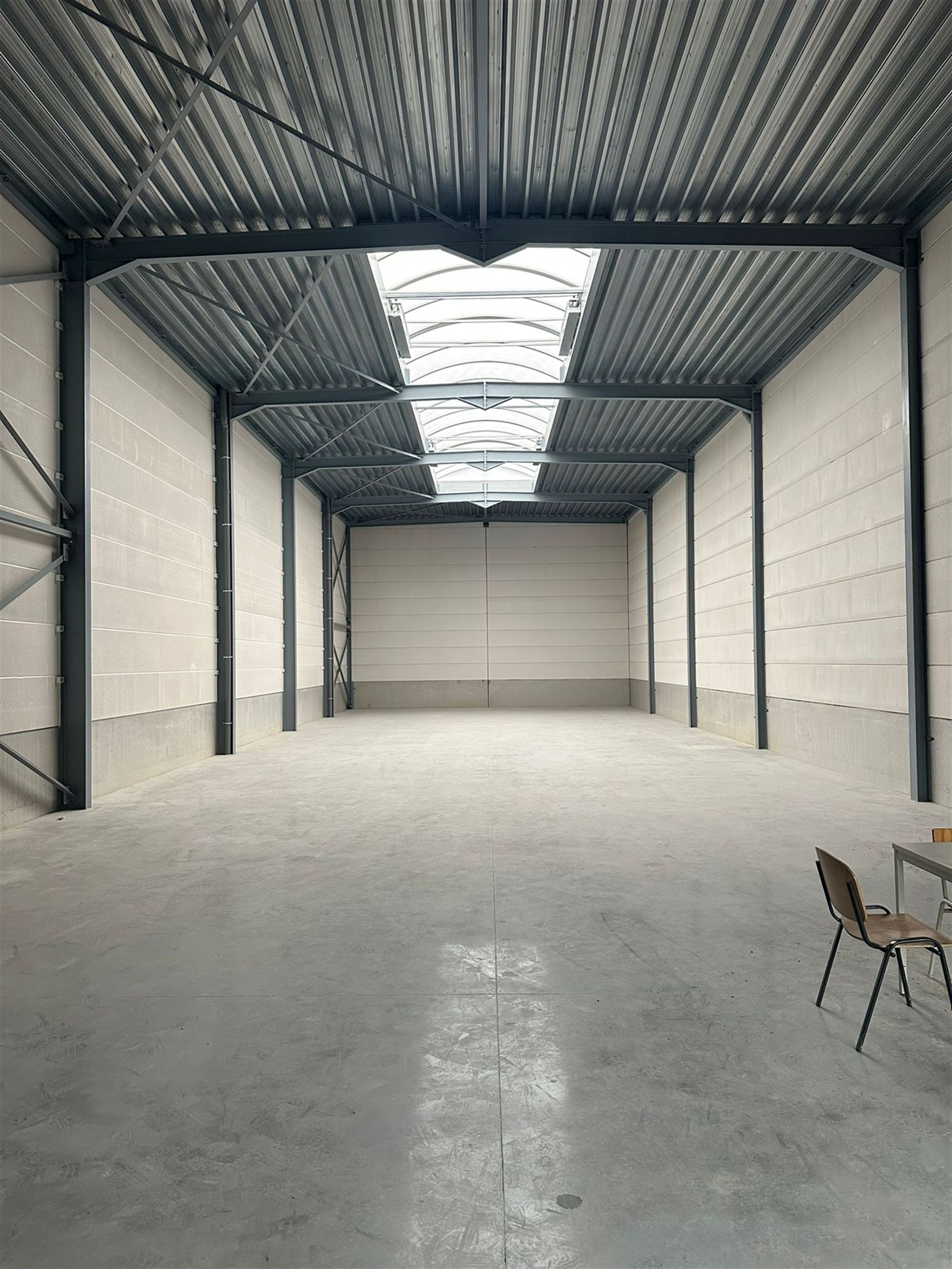 Nieuwbouw KMO-unit van 343m² met 4 pp nabij E40 - foto 4