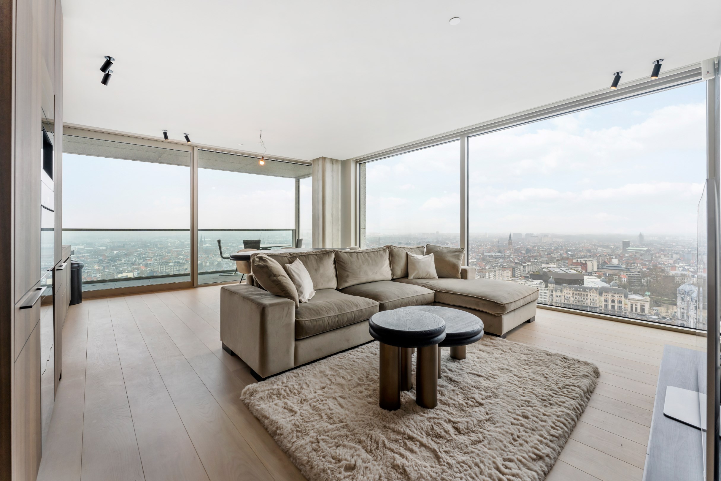 Serenity appartement, in de Antwerp Tower! - foto 3