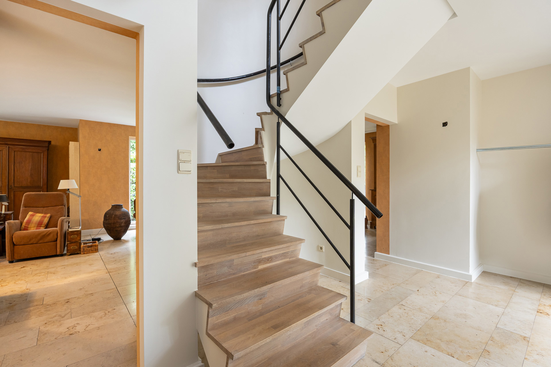 Karaktervolle woning met 3 slpks en bureau/praktijkruimte - foto 5