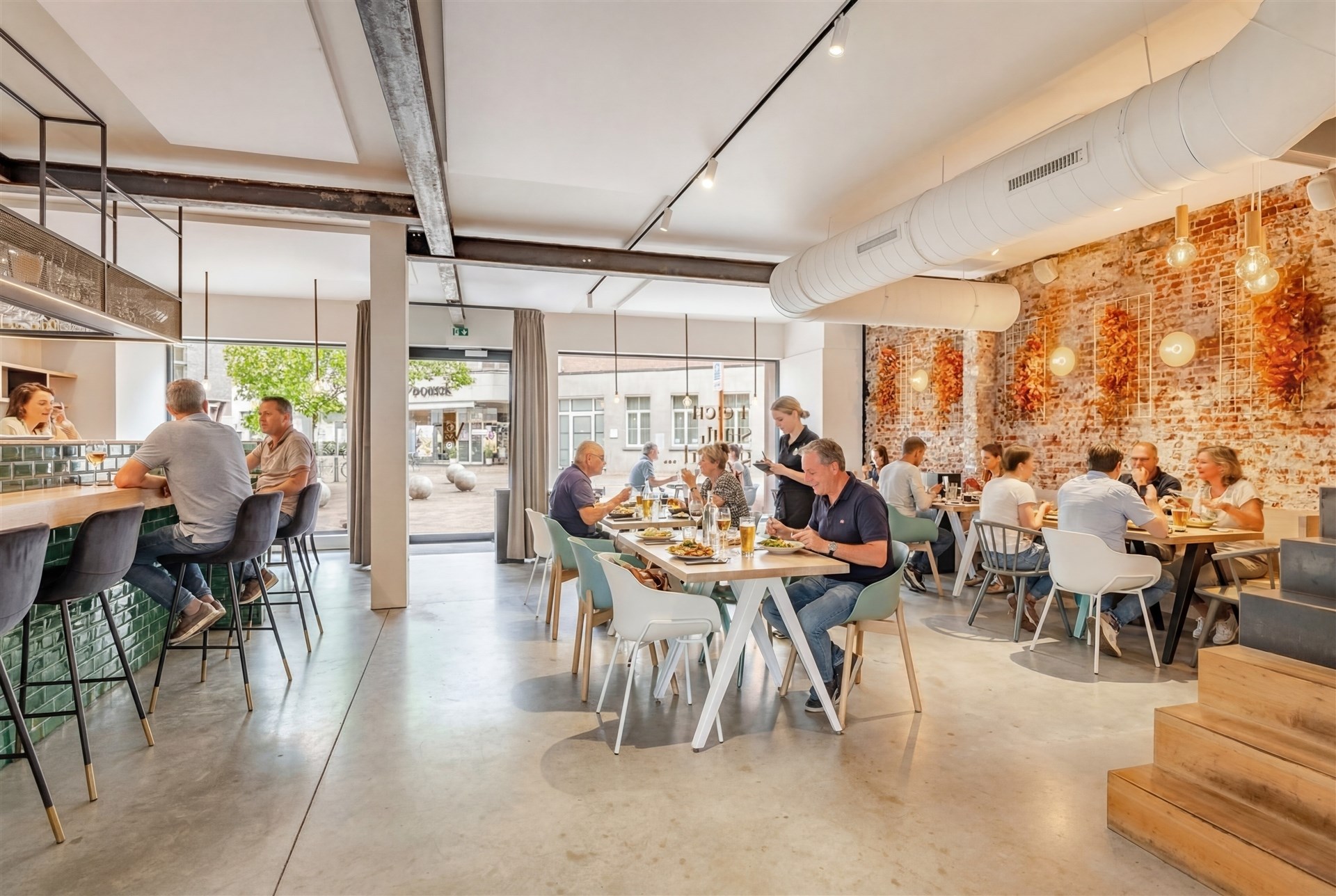 Instapklaar hoogwaardig restaurant inclusief inrichting en meubilair - foto 1