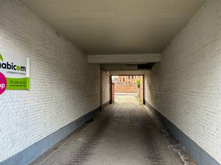 In dit verzorgde garagecomplex, ter hoogte van de Guido Gezellelaan nr 95-97, worden 26 garageboxen te koop aangeboden.Deze zijn momenteel allemaal...