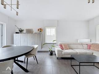 <p>Recente vrijstaande woning, rustig gelegen in een doodlopende straat en toch nabij winkels, het station en diverse diensten. De woning beschikt op het gelijkvloers over een inkomhal met gastentoilet, een lichtrijke leefruimte met gezellige zit- en eethoek en een volledig geïnstalleerde open keuken met aansluitende praktische was- en bergruimte. Via de schuiframen is er rechtstreeks toegang tot het zuidgerichte terras en de aangename tuin. <br />Op de eerste verdieping bevinden zich drie slaapkamers, waaronder twee ruime slaapkamers en een derde kamer die perfect kan worden ingericht als kinderkamer, bureau of dressing. Daarnaast is er een ruime badkamer voorzien van een ligbad, douche, dubbele lavabo en toilet. Via de vaste trap in de kinderkamer bereikt u de ruime zolderverdieping, die nog volledig naar eigen wens kan worden ingericht en tal van mogelijkheden biedt als extra slaapkamer of hobbyruimte.</p>
<p>Extra troeven:</p>
<ul>
<li>Instapklaar</li>
<li>Energiezuinig (EPC -B)</li>
<li>Conforme keuring elektriciteit</li>
<li>Alle ramen uitgerust met elektrische rolluiken</li>
<li>Domotica aanwezig</li>
<li>Regenwaterput van 7.500 L</li>
<li>Doodlopende straat</li>
<li>Private oprit met carport en parkeerplaats voor 2 wagensInstapklaar</li>
</ul>
Deze woning is te koop ZONDER makelaar via het concept van Smart Houses! Wenst u verdere inlichtingen of een bezoek? Contacteer rechtstreeks de eigenaar (Bij voorkeur telefonisch na 18u of via Whatsapp) via +32474763676