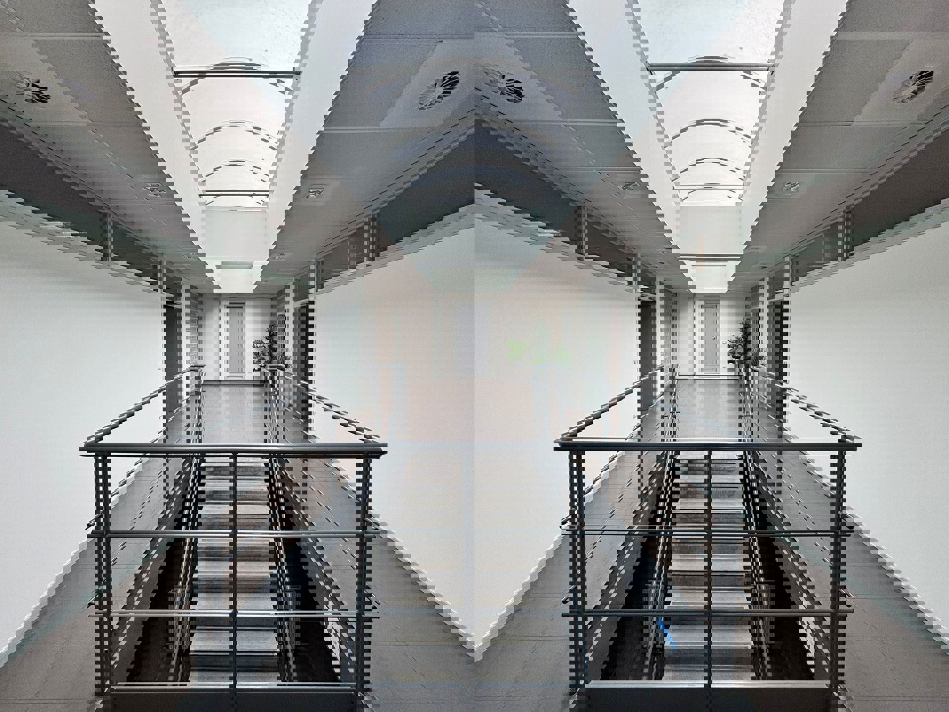 Kantoren (250 m²) met optie tot extra bergruimte (60 m²) - foto 2