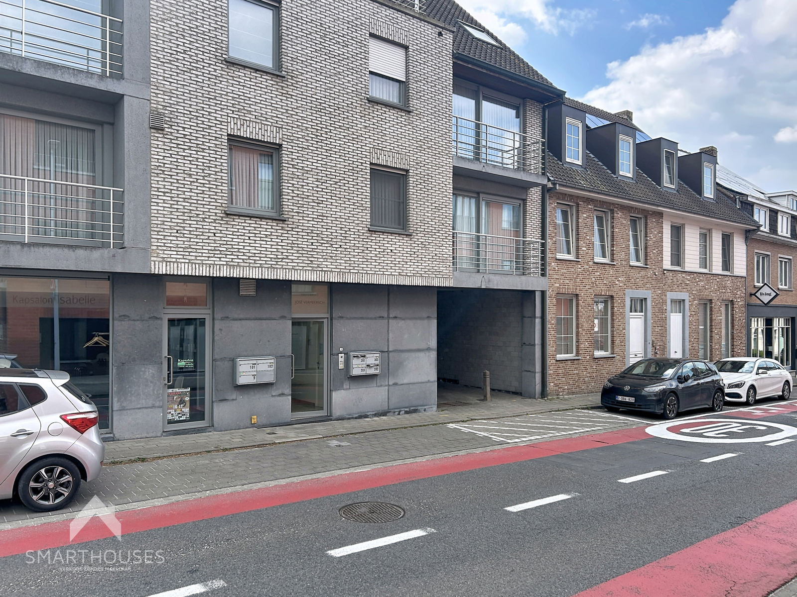Instapklaar appartement met 2 slaapkamers, terras en garage - foto 2