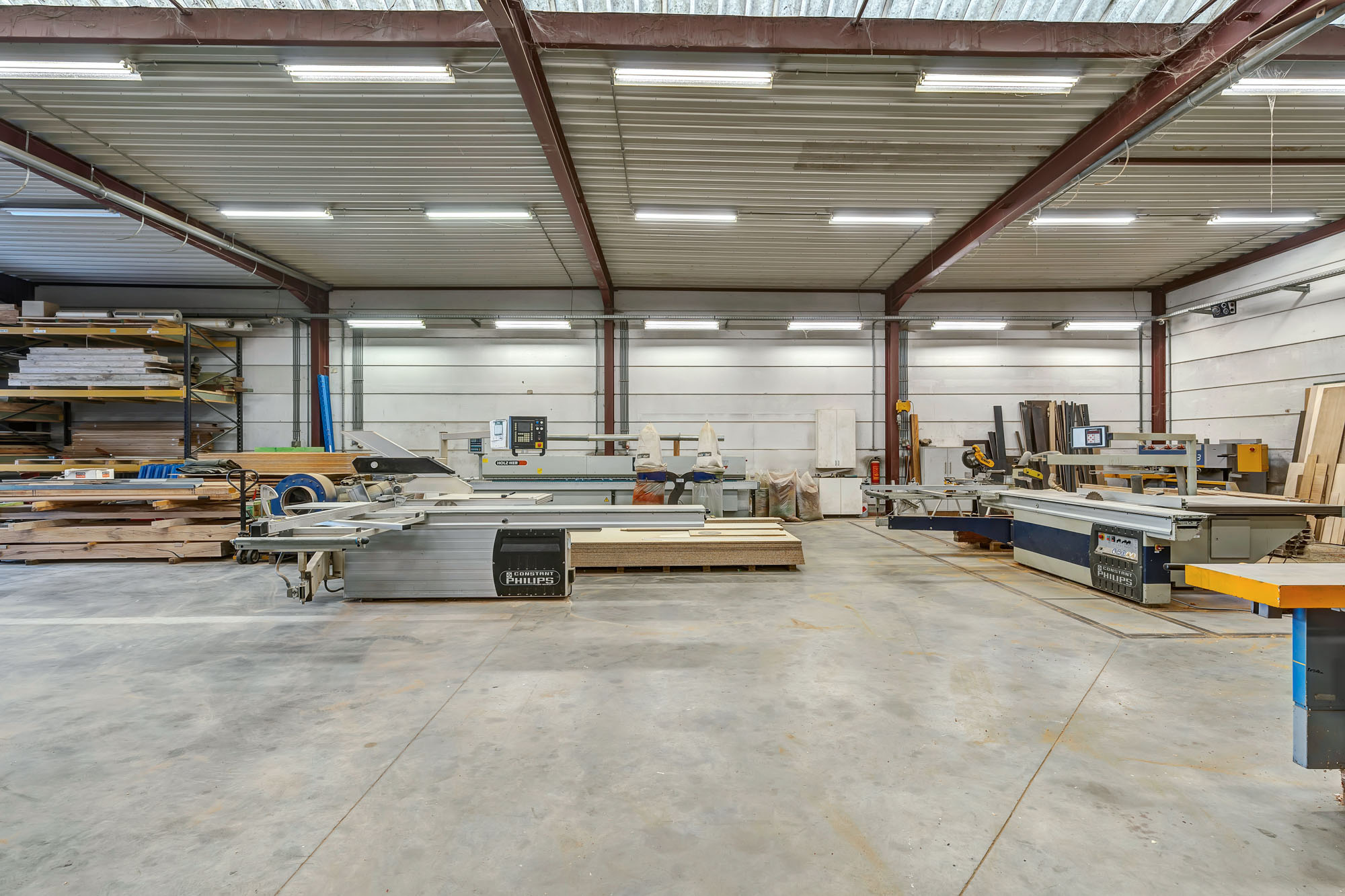 Loods (600m²)  met woonmogelijkheid op rustige locatie - foto 3