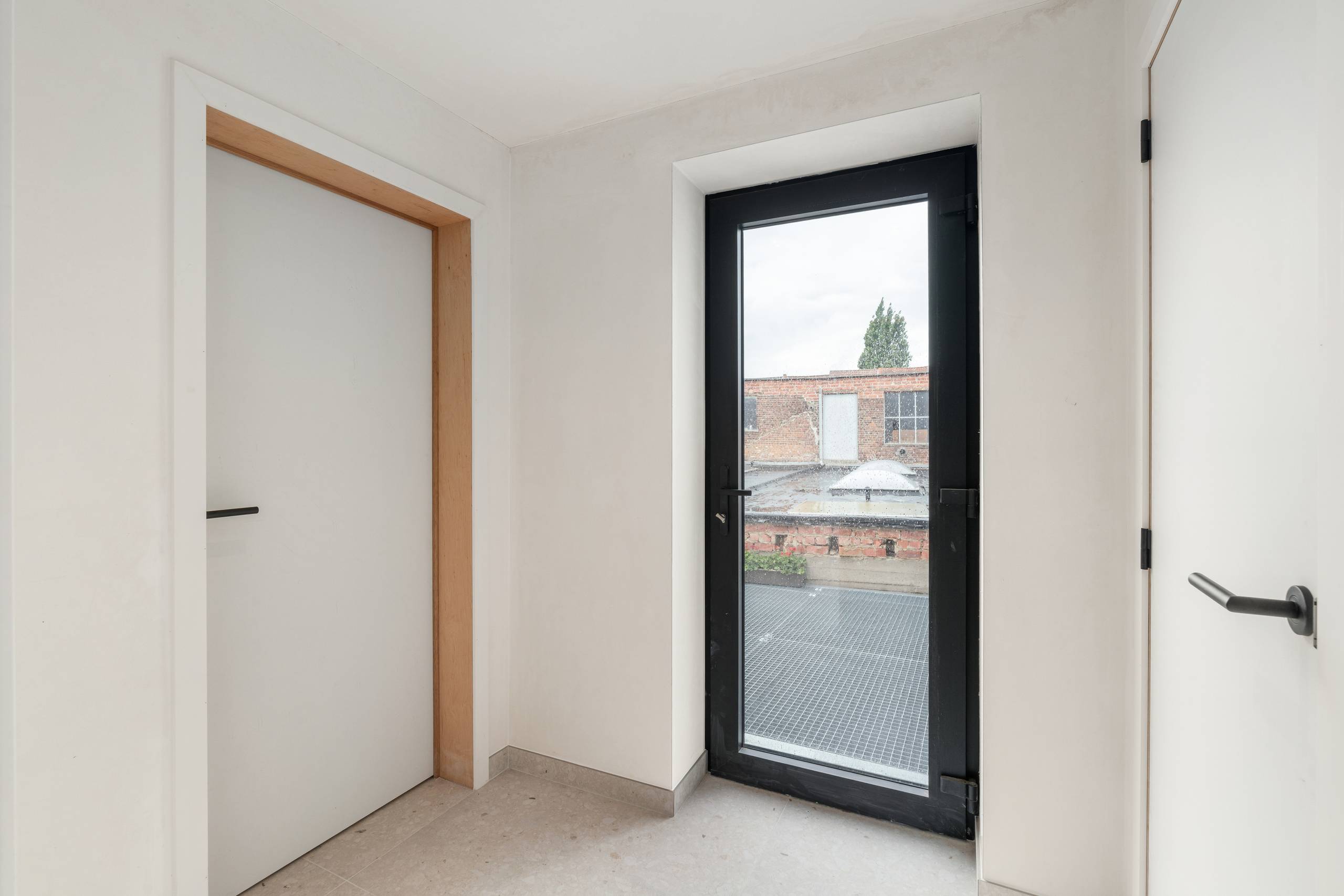 Gerenoveerd appartement met 3 of meer slaapkamers & terras - foto 4