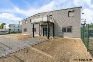 Commercial à louer à Oudsbergen