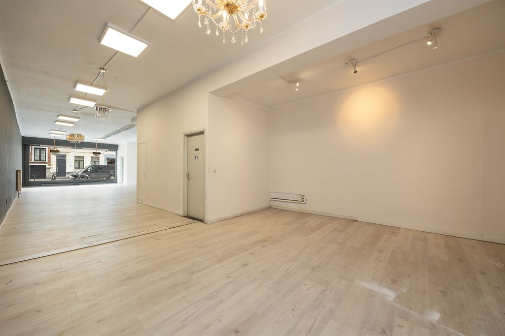 Ruime Handelsgelijkvloers met grote visibiliteit - foto 4