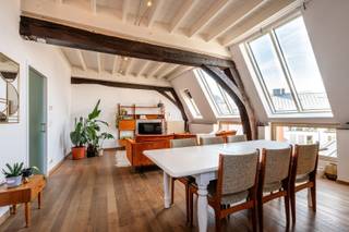 Het appartement is onmiddellijk beschikbaar voor verhuring tot en met 15 augustus 2026.Gelieve de 3D tour te raadplegen voor de huidige...