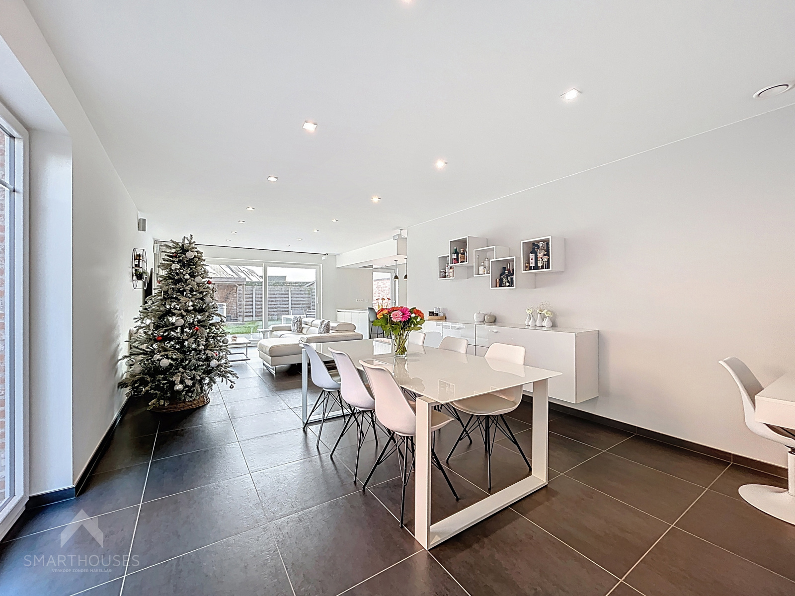 Subliem gelegen woning met 4 slaapkamers en garage. - foto 4