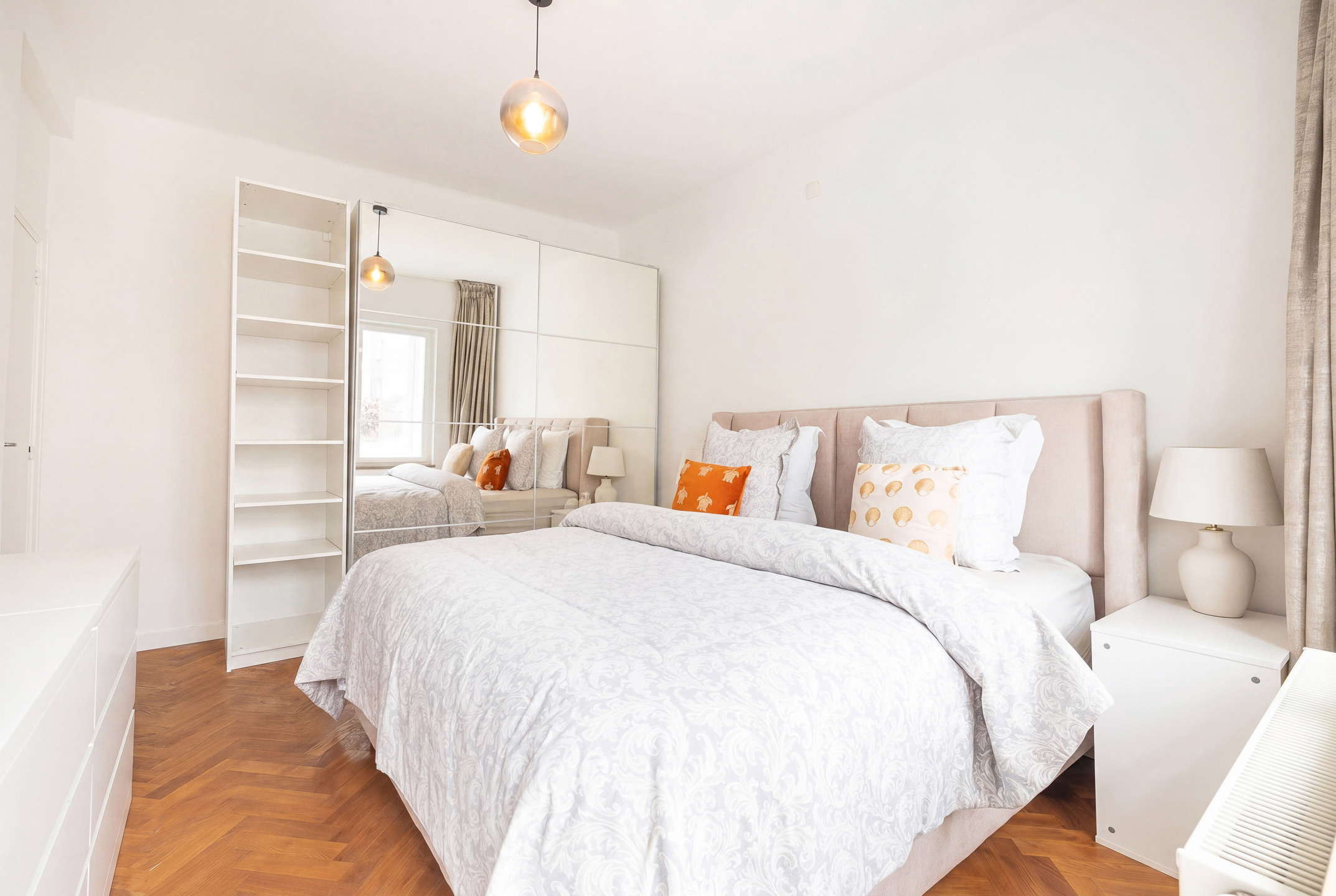 APPARTEMENT MET 2 SLAAPKAMERS TUSSEN MOLIERE EN VDK - foto 4