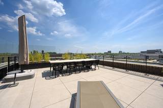 Exclusief, super gelegen appartement met een luxueuze woonbeleving van 191 m² in een kleinschalige residentie aan het kanaal in Hasselt.Het ruime...