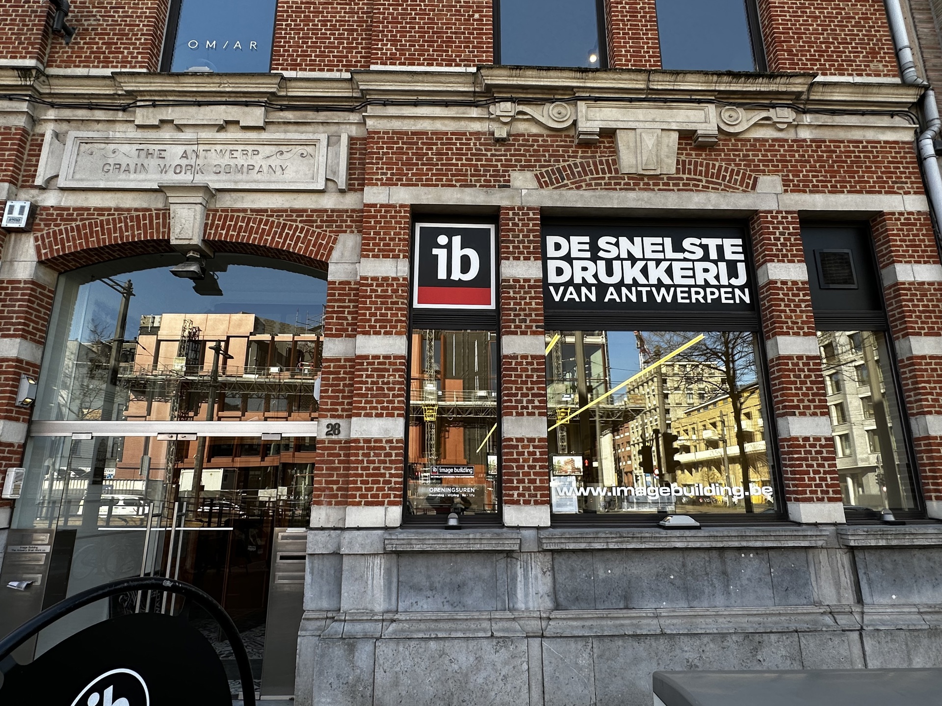 Strategisch gepositioneerd kantoor-showroom in Antwerpen - foto 1