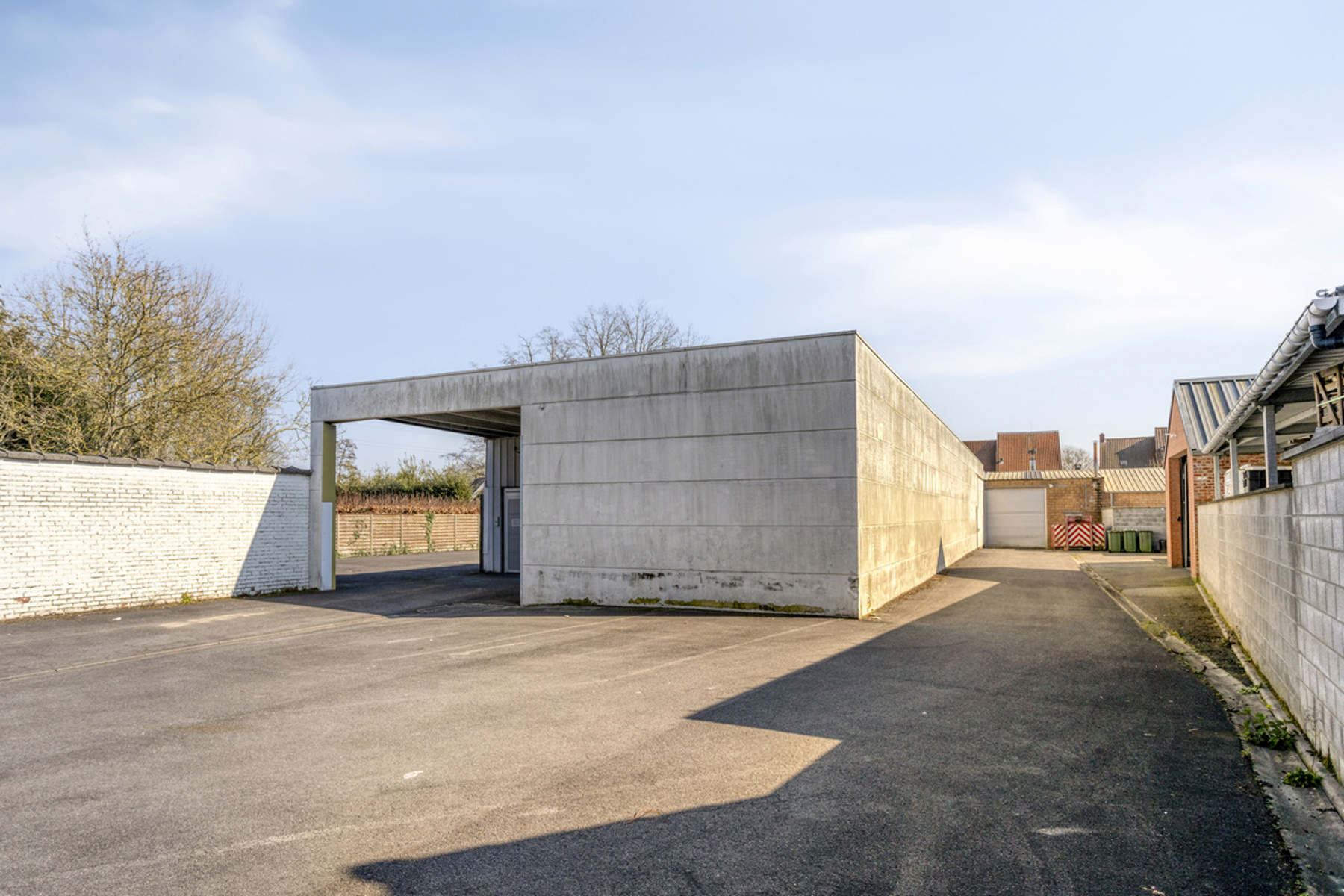 Centraal magazijn / opslagruimte 350 m² te huur in Roeselare - foto 1