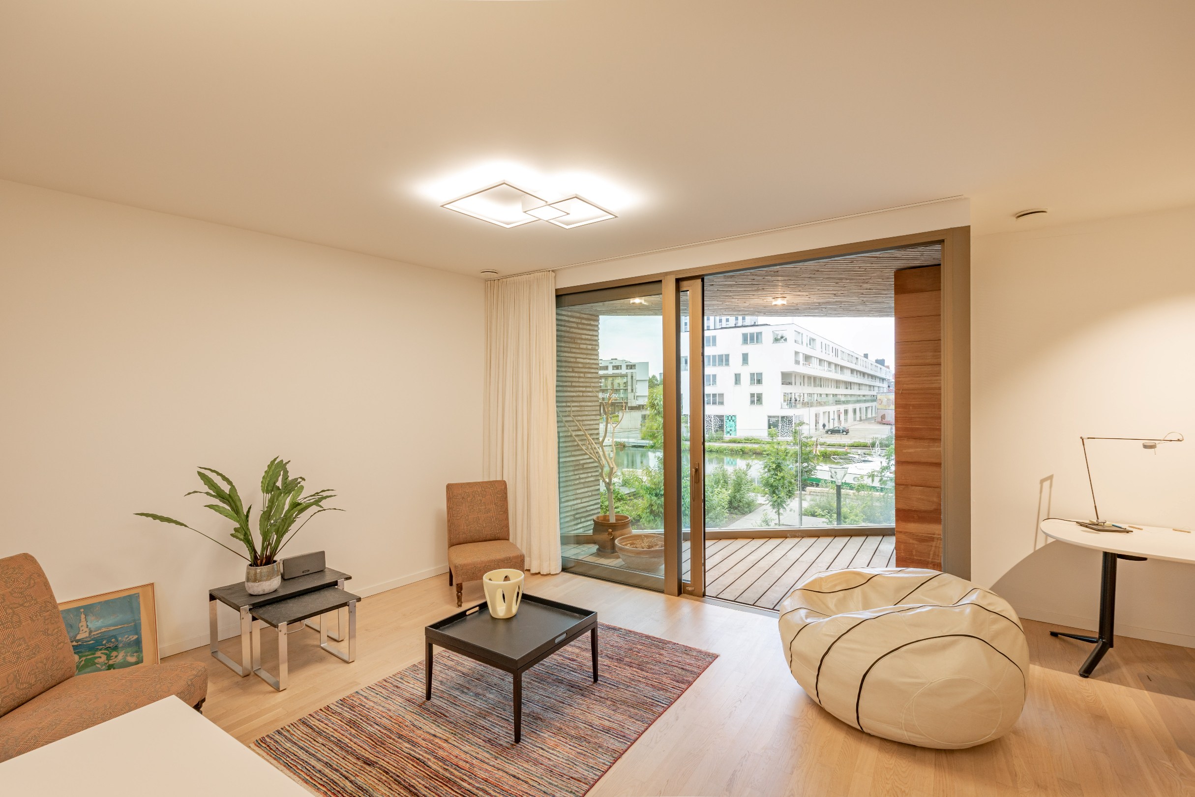 Gemeubeld 2-slaapkamer appartement aan de Vaartkom! - foto 1