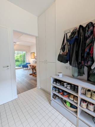 **Een thuis om van te houden**Instapklare rijwoning · 120 m² · 3 slaapkamers · autovrije straat · groene stadstuin · EPC AVraagprijs:...