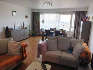 WSB-immo biedt u dit prachtige appartement aan op de felbegeerde Louis Mettewielaan! Het appartement omvat een ruime inkomhal, een keuken, een enorme lichtrijke living met toegang tot het terras, een nachthal, een apart toilet, een badkamer, 2 ruime kamers eveneens met terras! Extra troeven van het appartement: de elektriciteit is conform, de gasketel is van 2011, de liften van het gebouw zijn conform, ... Zeer goede verbinding met openbaar vervoer en dichtbij de Brusselse Ring! Vraag snel uw bezoek aan via www.wsb-immo.be.