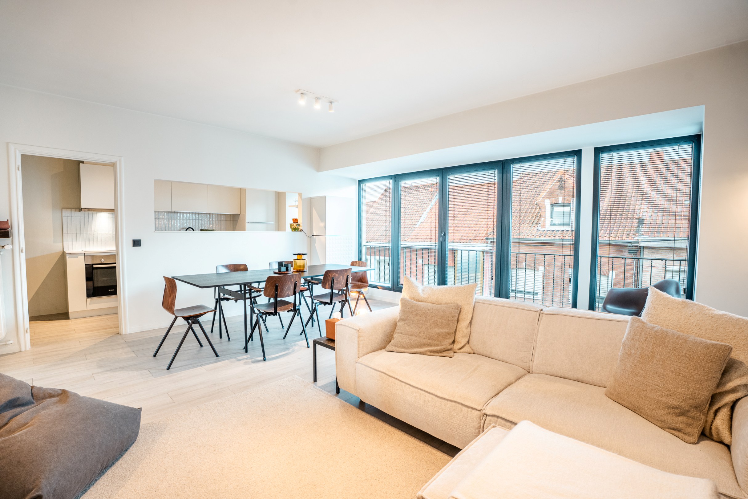 Top afgewerkt appartement met 2 slaapkamers en garage! - foto 2