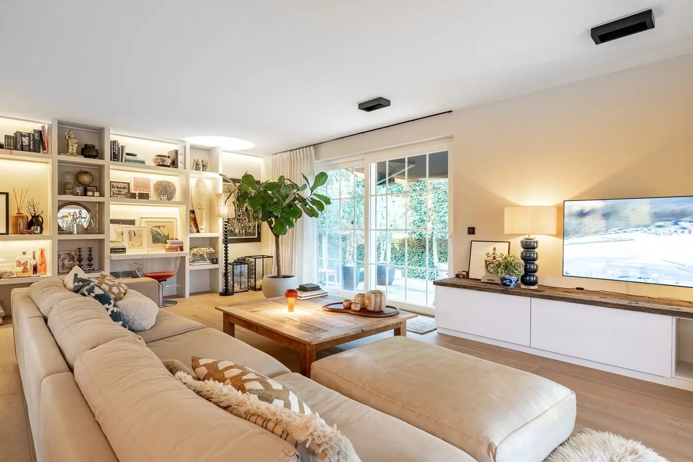 Heel mooi vernieuwde alleenstaande woning met 2 slaapkamers, zonnig terras, erg goed en residentieel gelegen nabij de ingang van de nieuwe Golf, op fiets - en wandelafstand van het centrum van Knokke. - foto 5