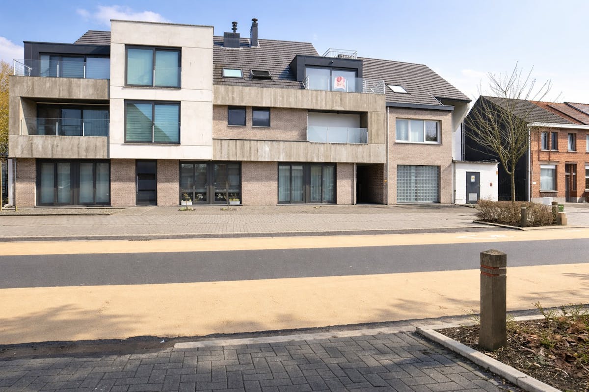 Appartement en duplex dans le centre de Beveren - photo 1