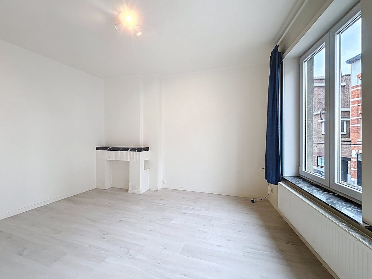 2 bedroom apartment near Ghent Sint-Pieters station - photo 2