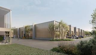 <strong><u>VERGUND PROJECT - *** LAATSTE UNITS TE KOOP ***</u></strong>: Het nieuw te realiseren bedrijvenpark <strong>STEEN</strong> in Laarne omvat <strong>15 KMO-units</strong> met oppervlaktes van <strong>210 m² tot 1.810 m²</strong>. Units kunnen bovendien gekoppeld worden tot grotere bedrijfsruimtes, wat dit project bijzonder geschikt maakt voor groeiende ondernemingen.<br /><br /><strong><u>Aangeboden unit:</u></strong> C.6 – 360 m² (incl. 4 parkings)<br /><br />Het KMO-park is gelegen in de <strong>industriezone Laarne Veldmeers</strong>, centraal in de driehoek <strong>Gent – Wetteren – Destelbergen</strong>. De site is vlot bereikbaar via:
<ul>
<li><span>de <strong>R4</strong> (op slechts 5 minuten),</span></li>
<li><span>de <strong>E17 (afrit Beervelde)</strong>,</span></li>
<li><span>en met een snelle aansluiting naar de <strong>E40 (Klaverblad)</strong>.</span></li>
</ul>
<strong>Technische kenmerken</strong><br />De units (conform <strong>brandklasse C</strong>) worden gebouwd in een duurzame <strong>staalstructuur</strong>, gecombineerd met <strong>geïsoleerde beton- en sandwichpanelen</strong>, en zijn standaard uitgerust met onder meer:
<ul>
<li><span>vrije hoogte van <strong>6 meter</strong></span></li>
<li><span><strong>lichtstraat</strong> met rookluik</span></li>
<li><span><strong>automatische sectionale poort</strong> (ca. 4 m breed x 4,20 m hoog)</span></li>
<li><span><strong>afzonderlijke inkomdeur</strong></span></li>
<li><span><strong>polybetonvloer</strong></span></li>
<li><span><strong>individuele nutsvoorzieningen</strong> (elektriciteit en water)</span></li>
<li><span>minimum <strong>2 privatieve parkeerplaatsen per unit</strong> (inbegrepen in de prijs)</span></li>
</ul>
De <strong>bouwvergunning</strong> werd ingediend; <strong>oplevering</strong> is voorzien <strong>Q4 2026</strong> (onder voorbehoud).<br /><br /><strong>Interesse of vragen over de mogelijkheden?</strong><br />Neem gerust contact op met <strong>Thomas</strong>: 0475 32 51 89 - thomas@arcade-vastgoed.be