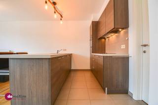 Recent appartement met 2 slaapkamers en bureau in de dorpskern van Boortmeerbeek Welkom in dit prachtige appartement, gelegen in het hart van...