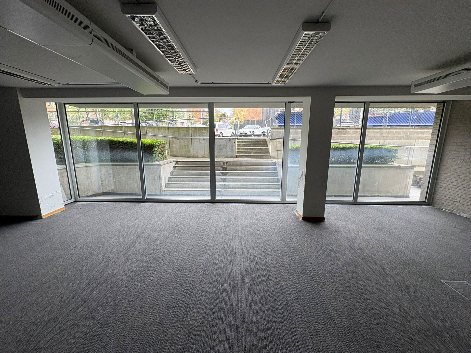 Commercial for rent in Mechelen - photo 2
