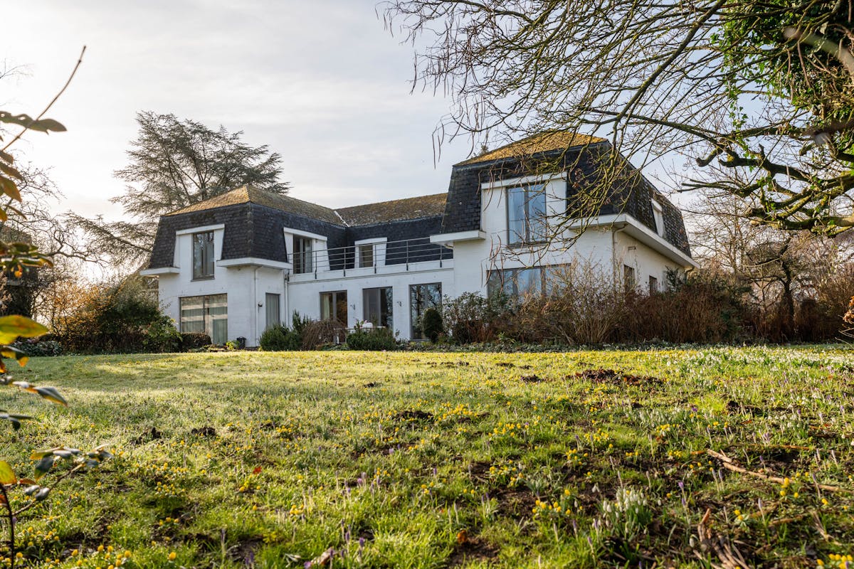 Karaktervolle kasteelvilla op uitzonderlijk domein - foto 3