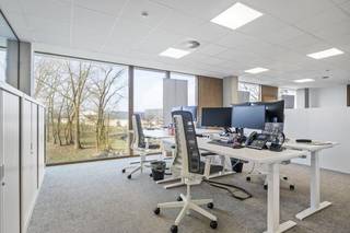 Dans le parc de bureaux Z-Offices de Zwevegem, nous proposons des bureaux entièrement prêts à emménager (environ 388 m²). L'emplacement combine...