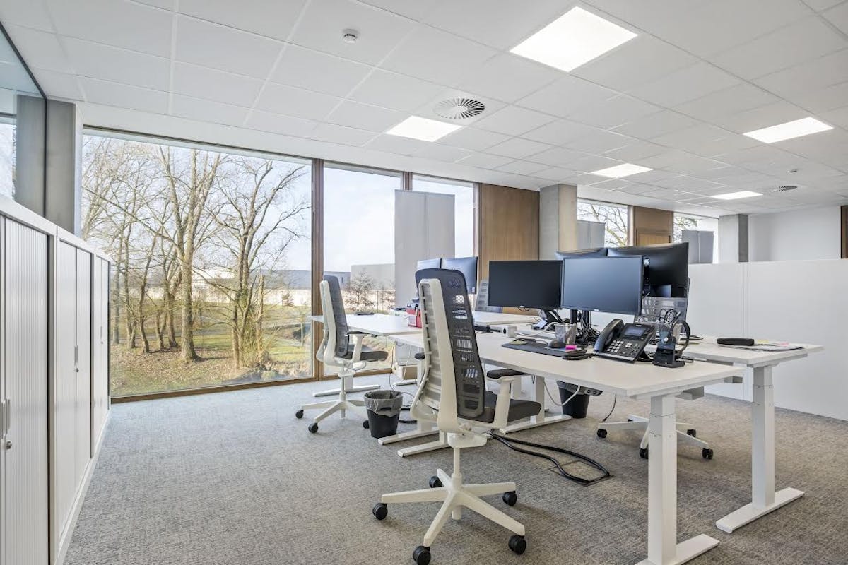 Bureau moderne d'environ 388 m² à louer à Zwevegem - photo 2