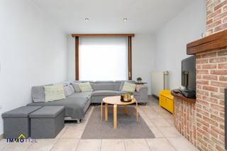 Knappe woning met 4 kamers, centrum Baasrode!Op wandelafstand van het Dorpsplein van Baasrode, met alle voorzieningen vlakbij (bakker, bankautomaat,...