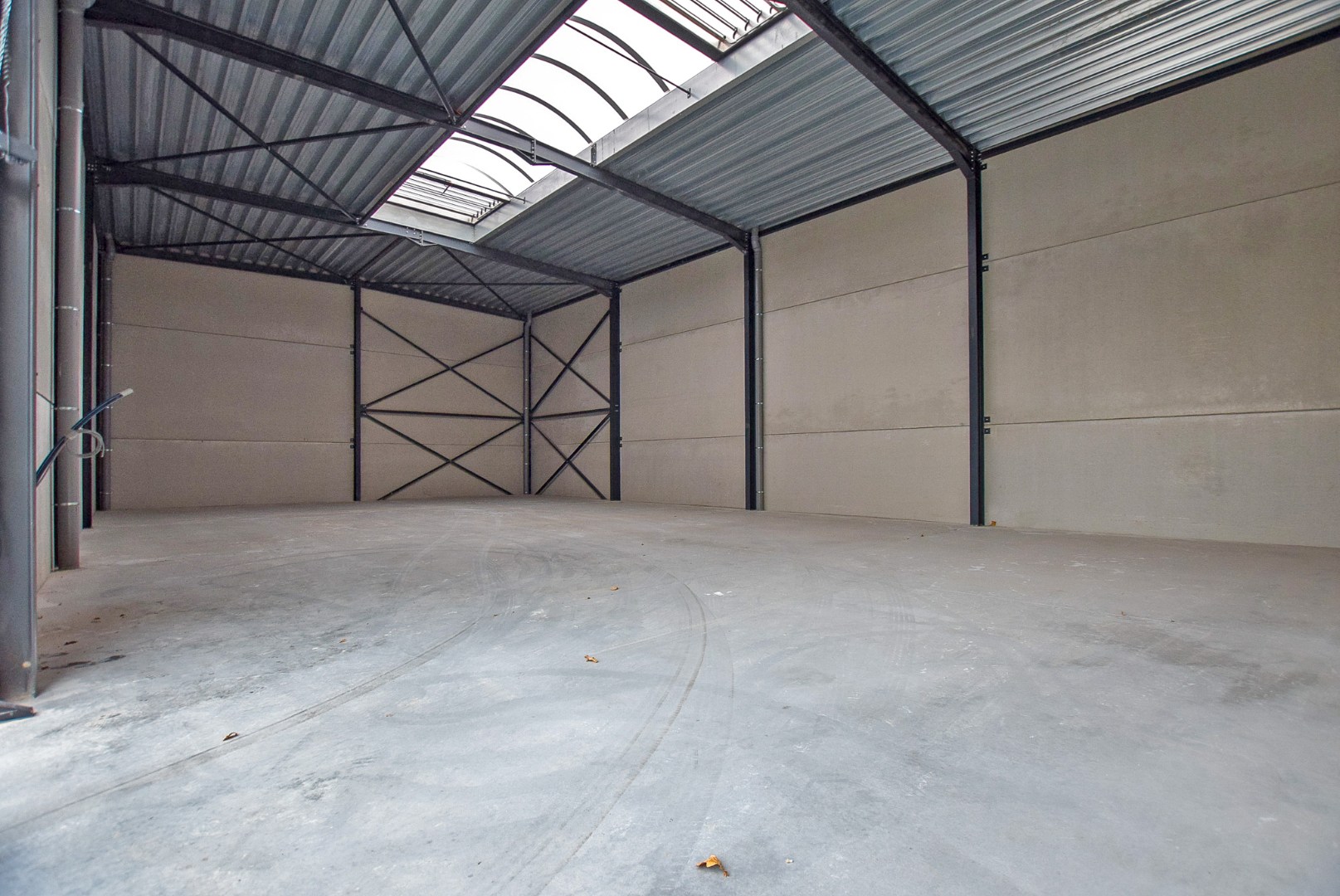 Geïsoleerde nieuwbouwloods 9F (loods 5) (249m²) te huur op een industrie- ambachtzone te Vleteren. - foto 3