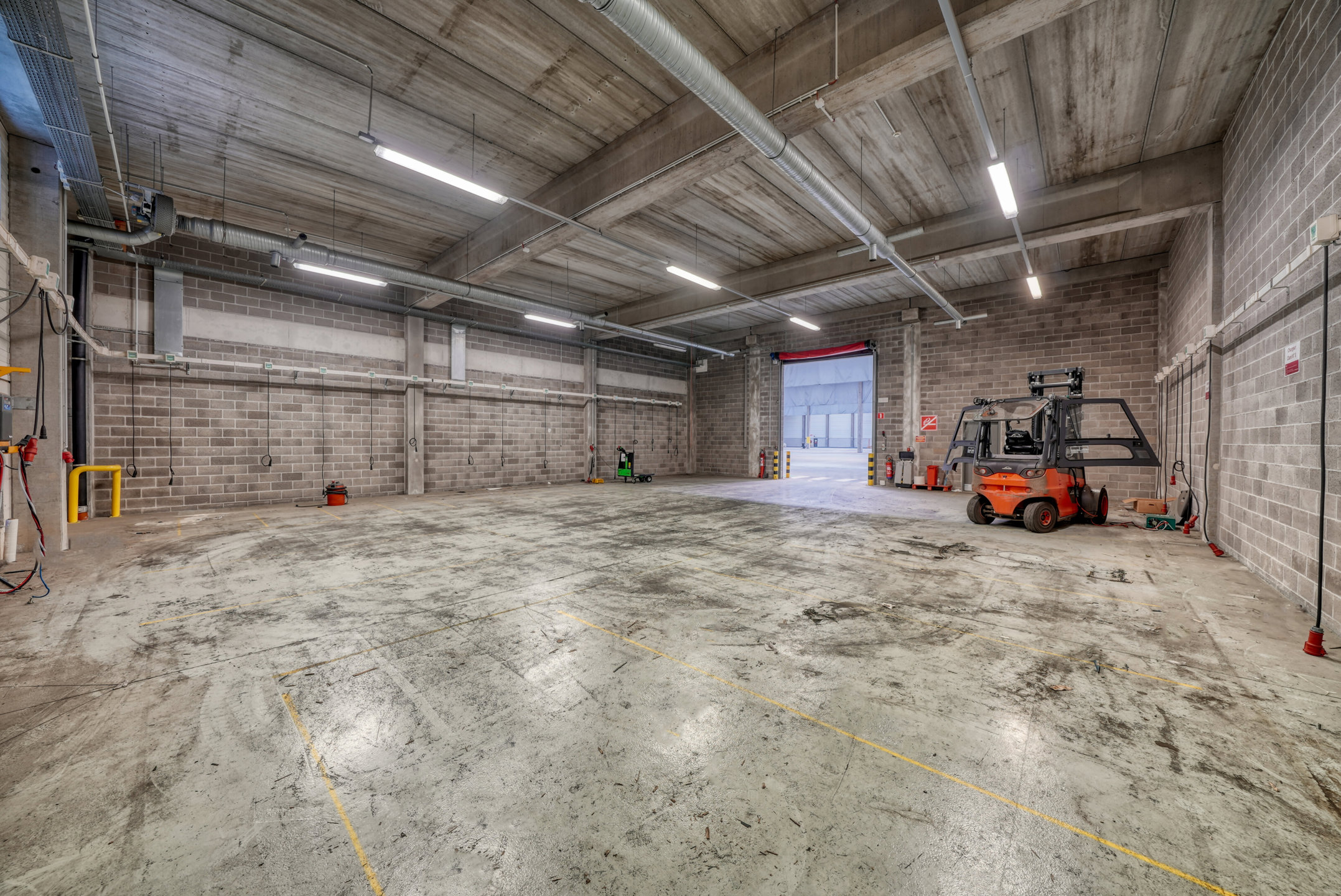 Commercial à louer à Charleroi - photo 4