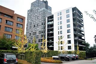 Appartement met 1 slaapkamer, bureauruimte en ruim terras op de 7de (!) verdieping van Residentie "BELLE FONTAINE" in Turnhout.Indeling: leefruimte,...