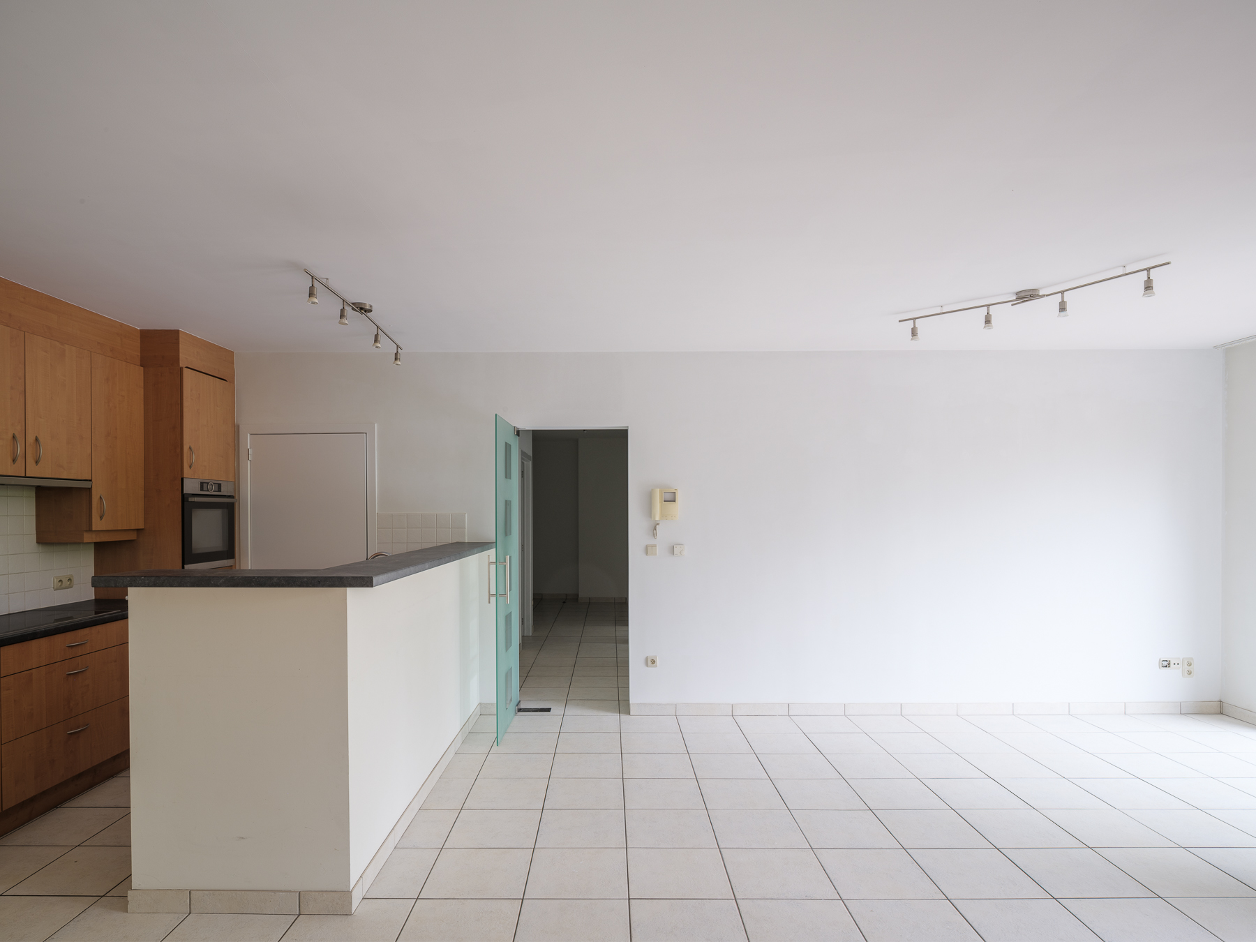 Lichtrijk appartement met privétuin - foto 5