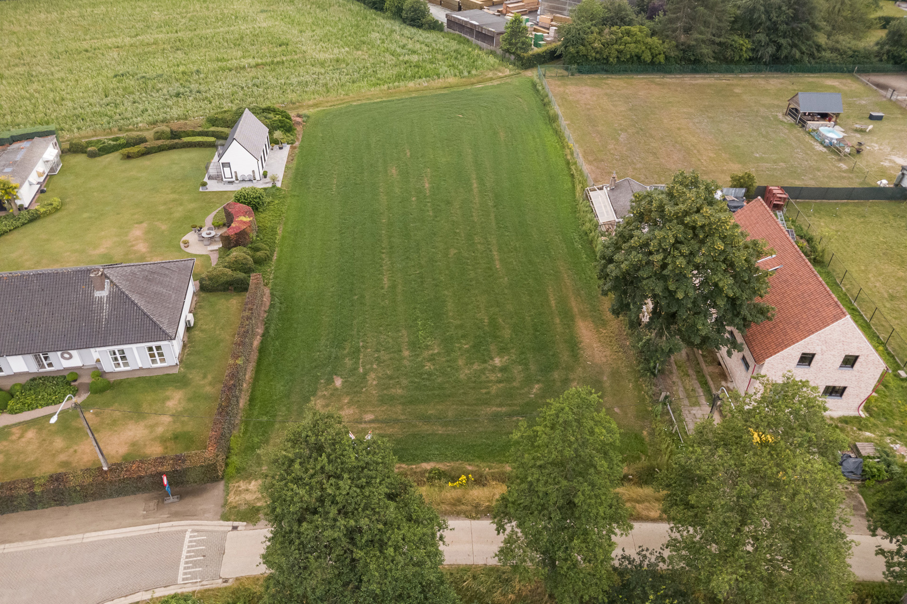 Zuidgerichte bouwgrond (OB) van 2454m² op landelijke locatie - foto 4