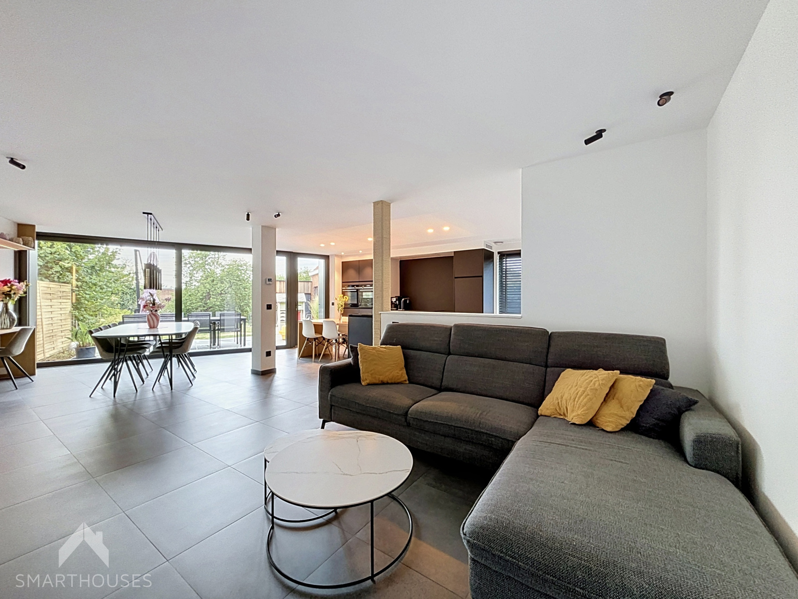 Halfopen woning met 3 slpks, garage en zonnepanelen - foto 3