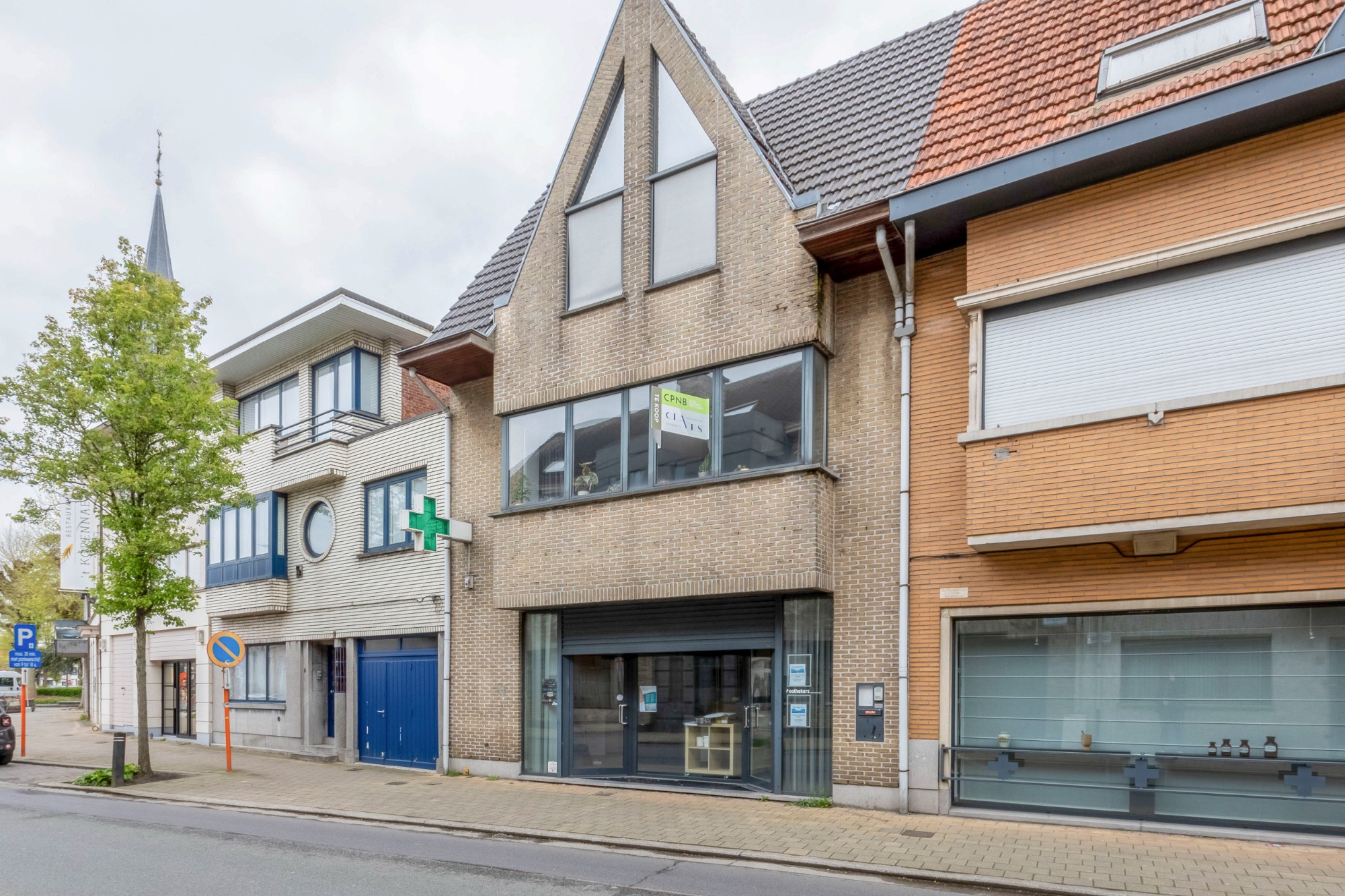 Commercial for sale in Nieuwkerken-Waas with 3 bedrooms - photo 1