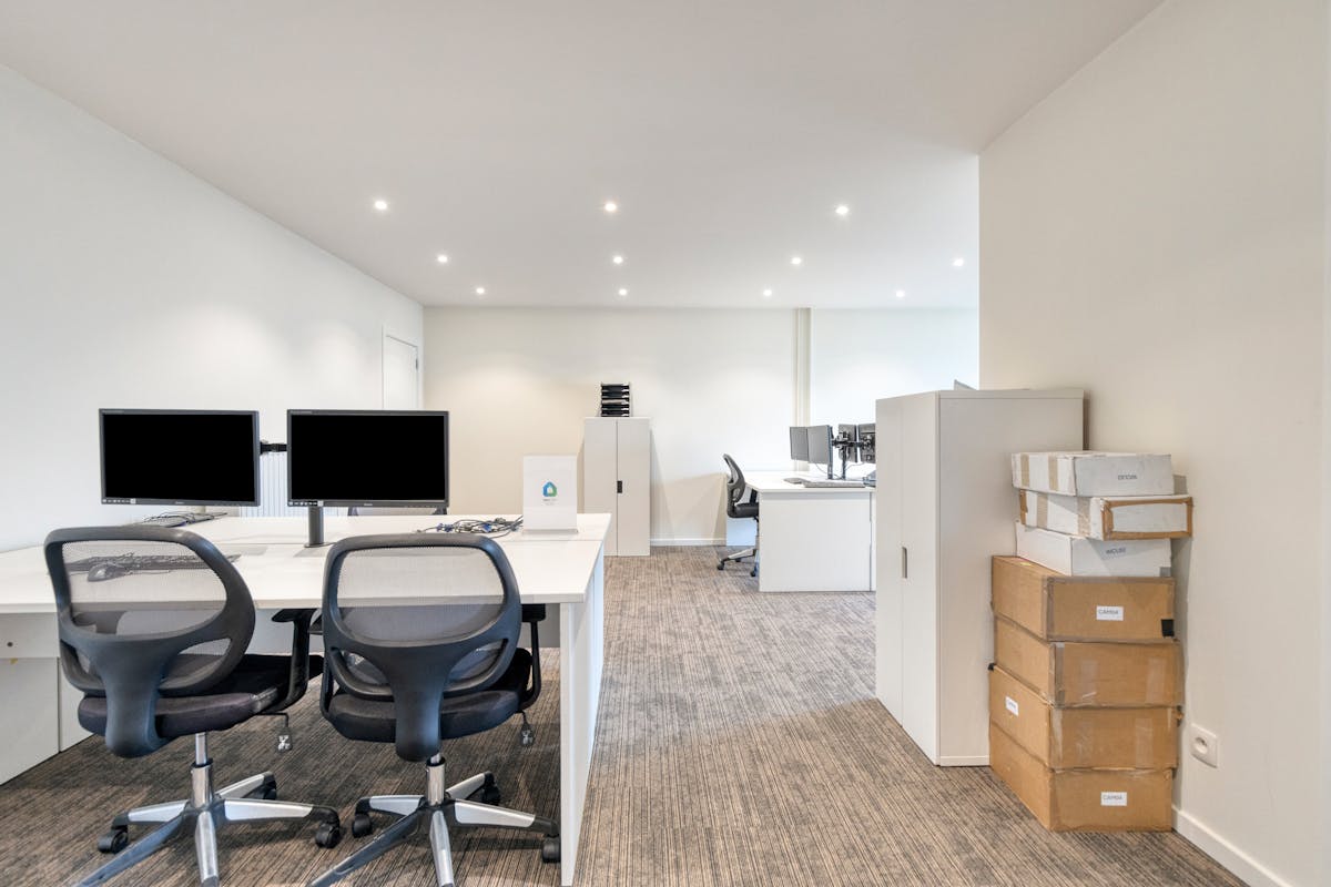 Kantoor van ca. 85m² met diensten in Intraxie te Rumbeke - foto 2