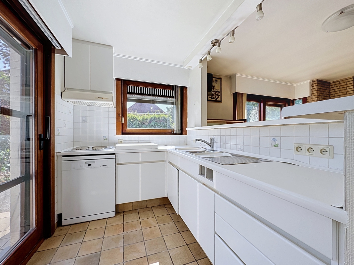Op te knappen woning gelegen naast natuurgebied. - foto 5