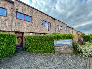 Rustig gelegen en ruim duplex-appartement met 2 slaapkamers in Residentie Hereveld 1, op een uitstekende locatie nabij het centrum van Herent,...