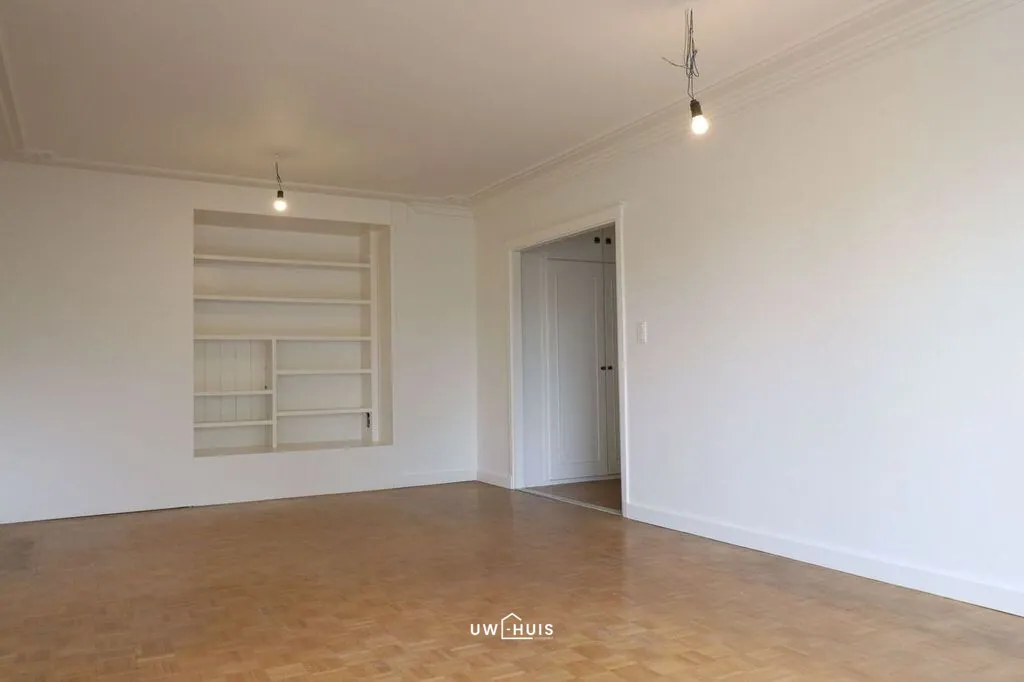 Gerenoveerd app met 2 slaapkamers, terras én garage in het centrum van Sint-Niklaas - foto 4