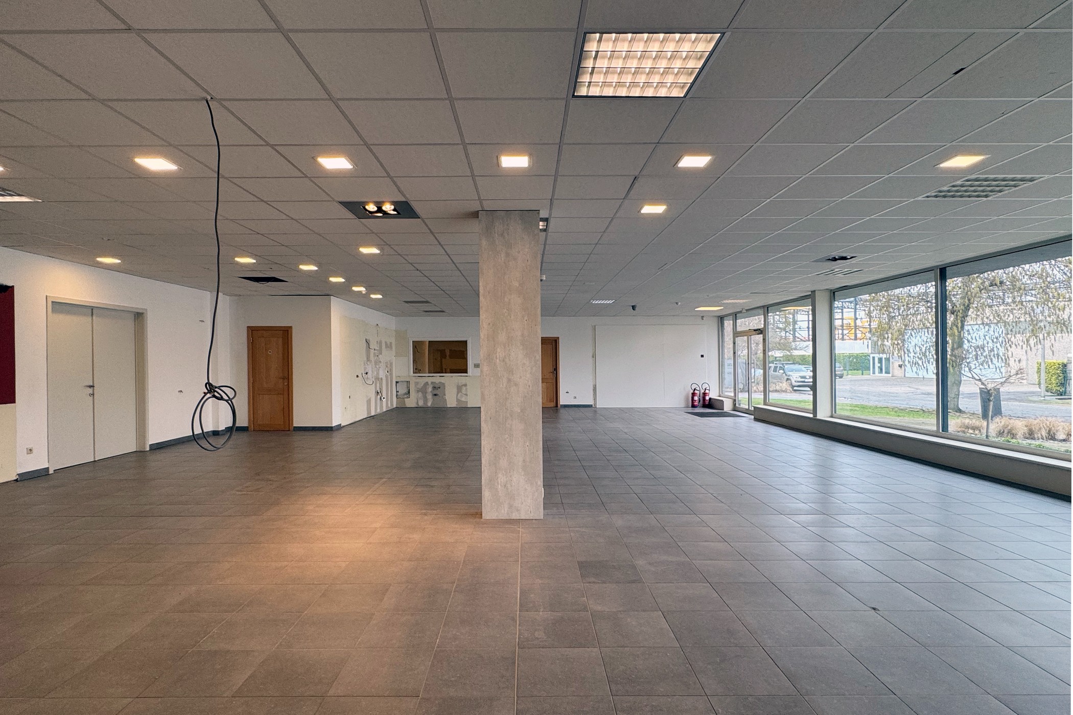 Multifunctioneel bedrijfsgebouw van 1.120 m² op perceel van 2.411 m² - foto 4